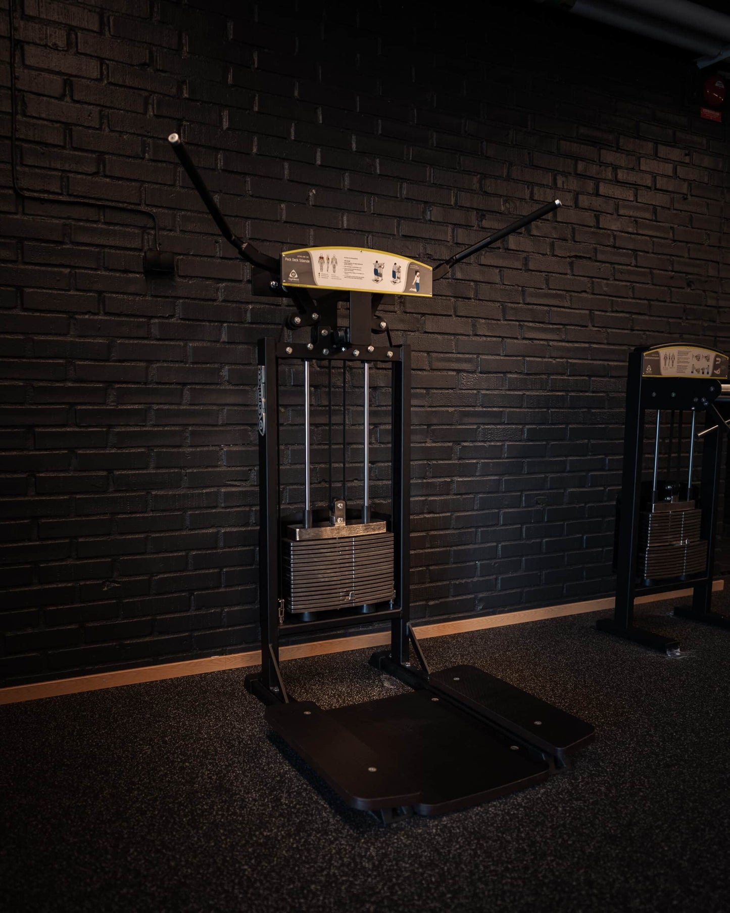 326 Standing Pec Fly