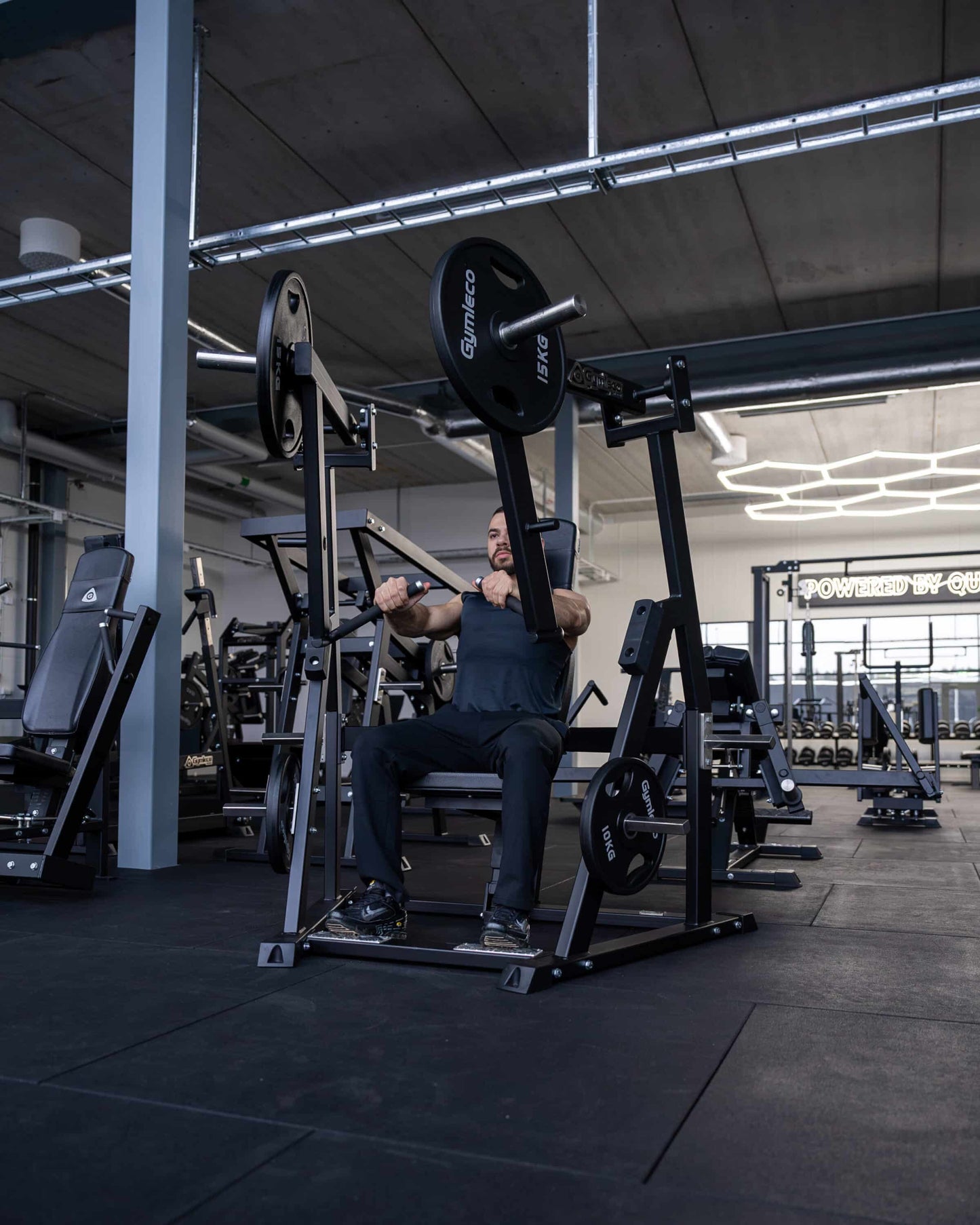 321 Seated Wide Chest Press - Sittande Bred Bröstpress