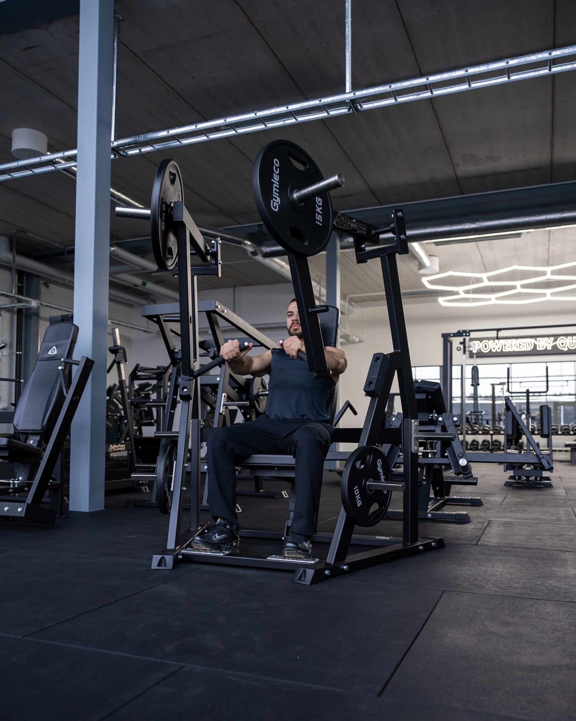 321 Seated Wide Chest Press - Sittande Bred Bröstpress