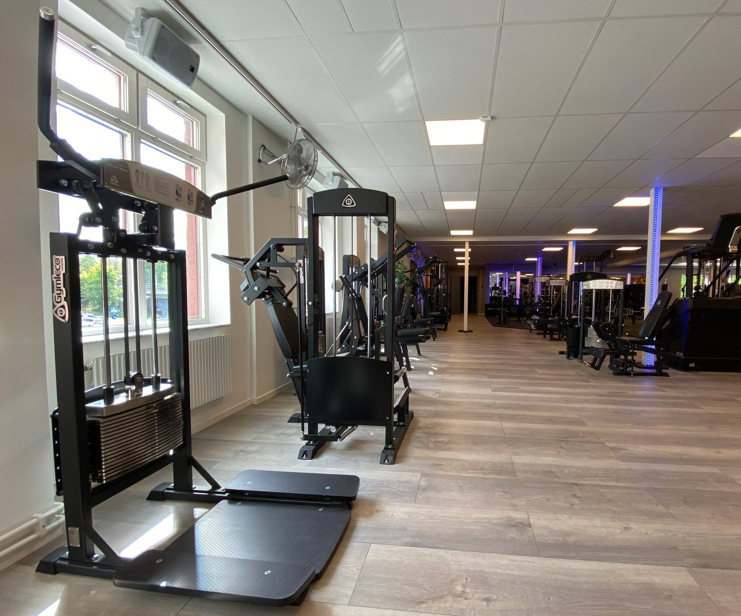 326 Standing Pec Fly