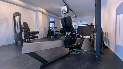 343 Seated Leg Press