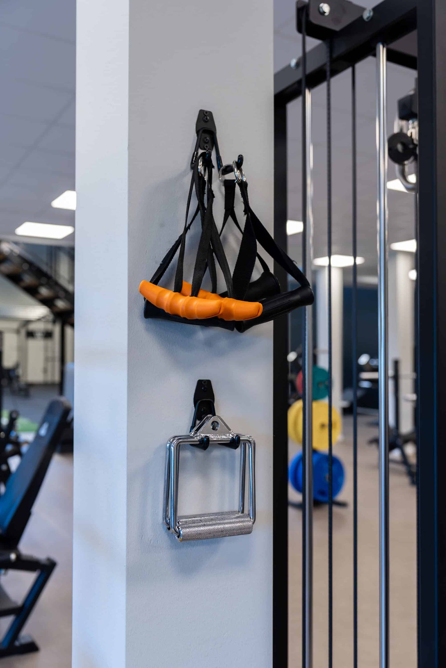 Single Jaw Pull Handles, Orange/Black