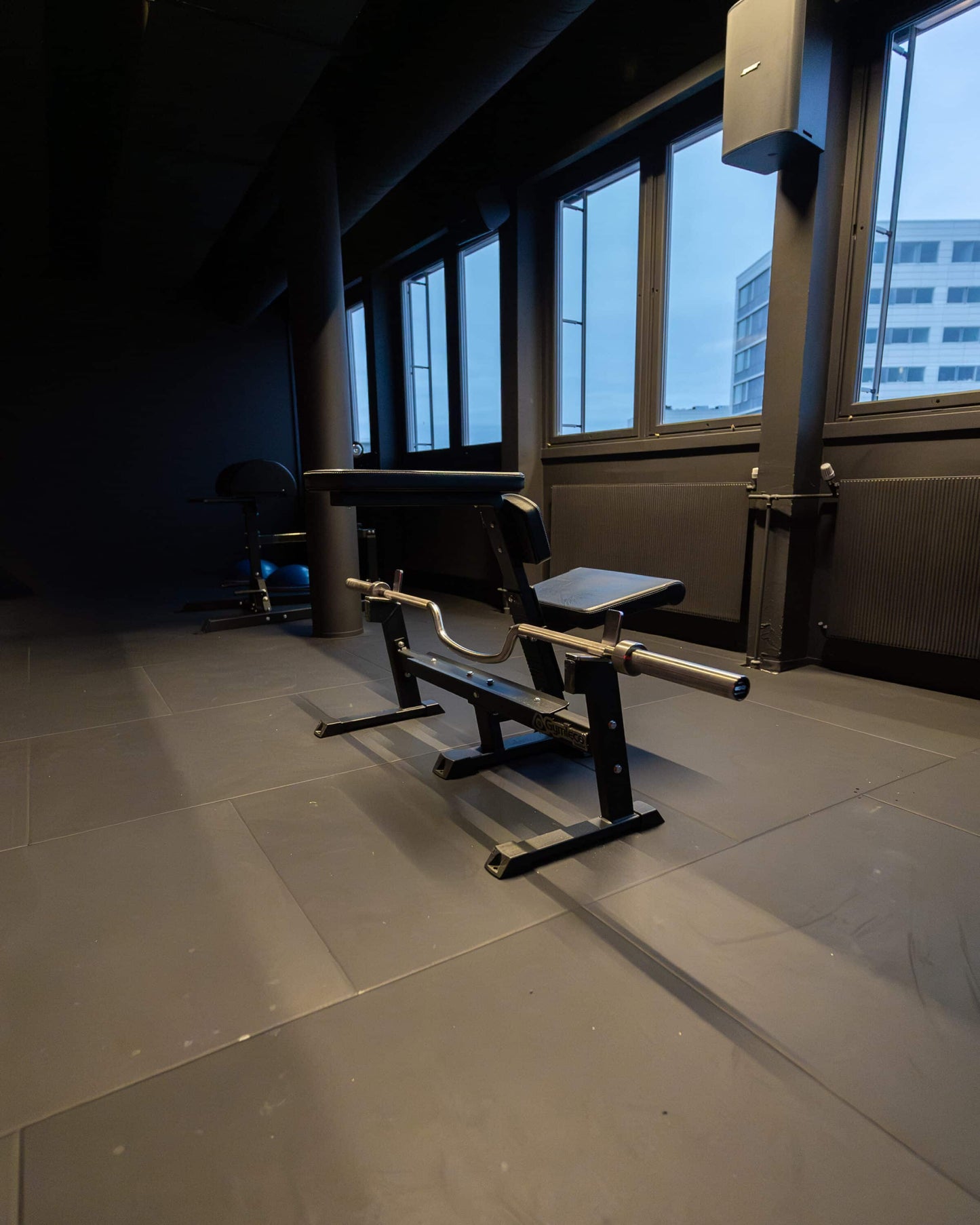 118 Seal Row Bench, Open model