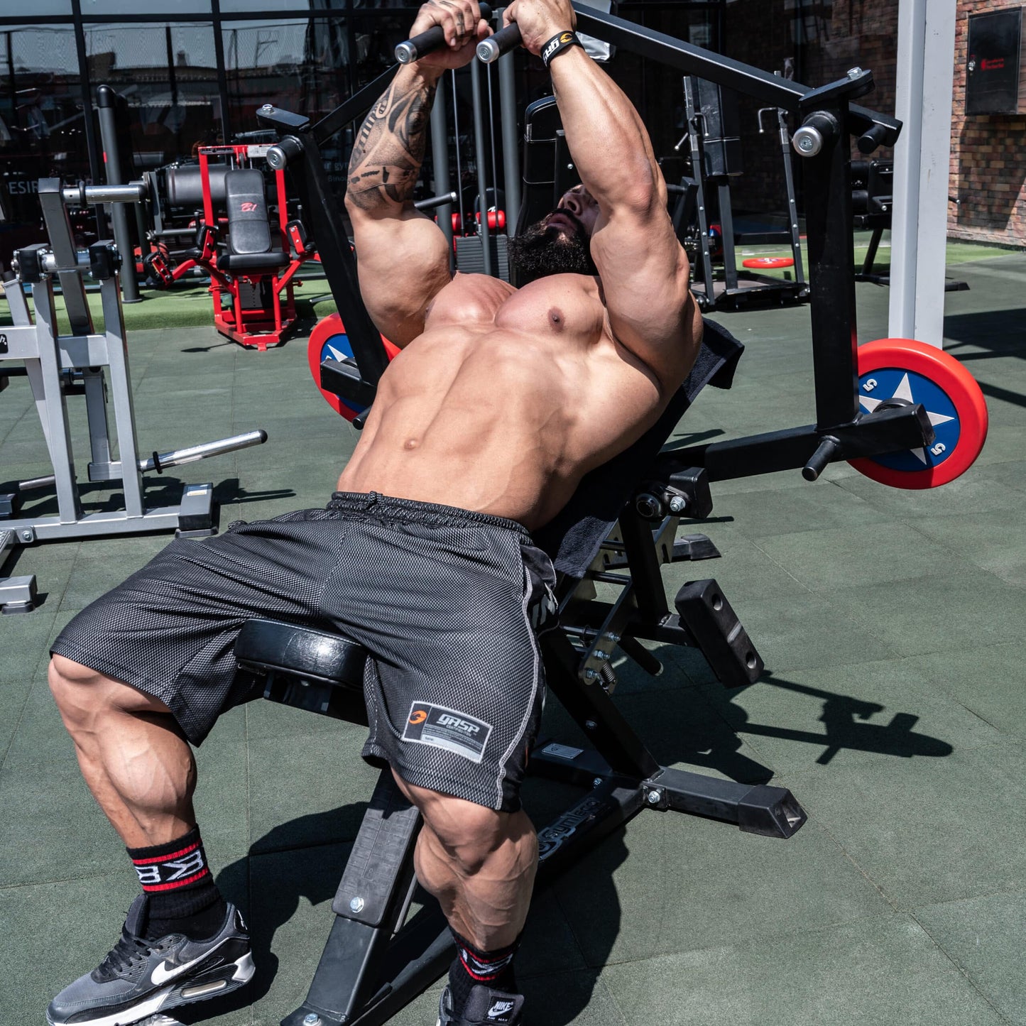 023 Incline Pec Fly