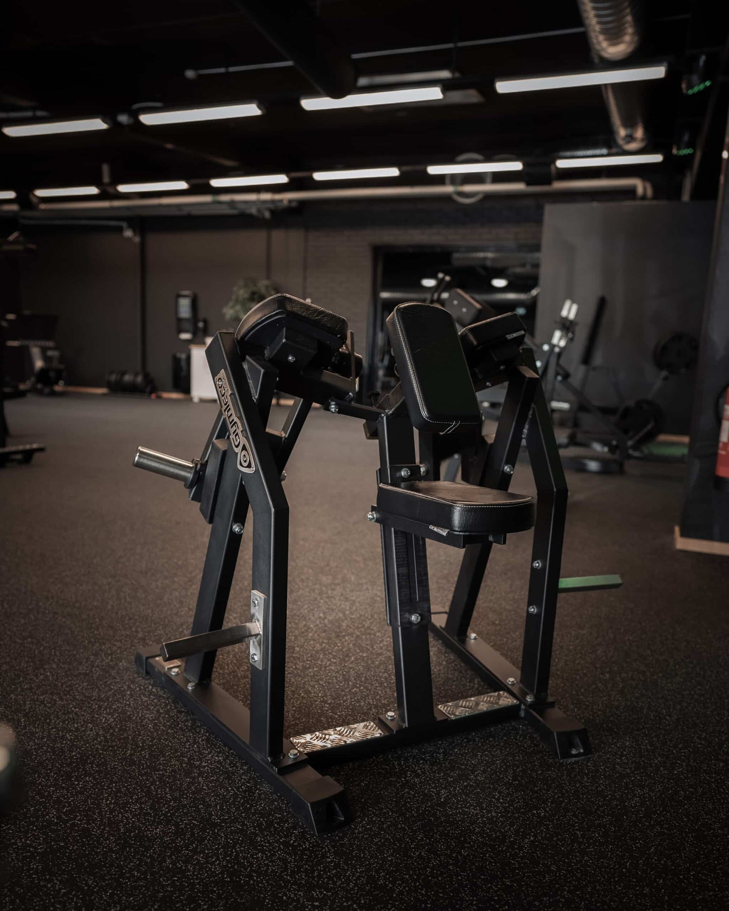 050 Biceps Curl Machine